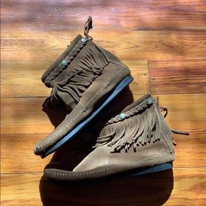 Minnetonka fringe suede booties
